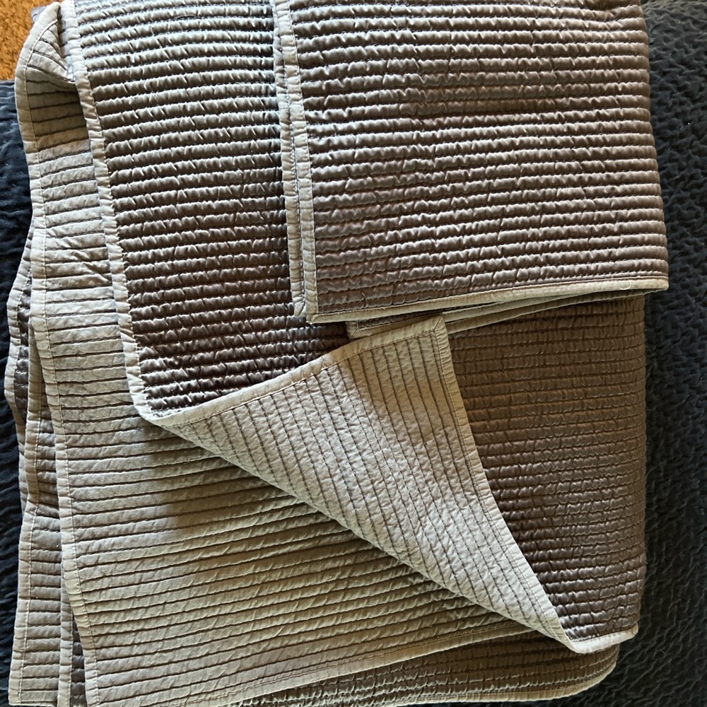 West Elm King Coverlet Quilt Gray Channel Stitch w/ 1 Euro Sham